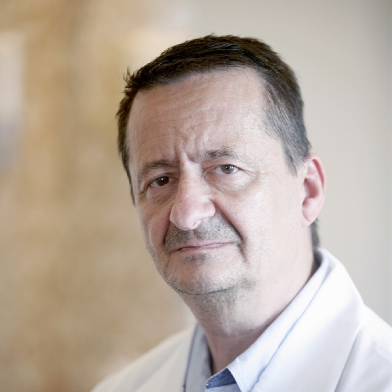 Prof. dr. Kóbori László FACS, FEBS